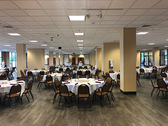 banquet style round table setup